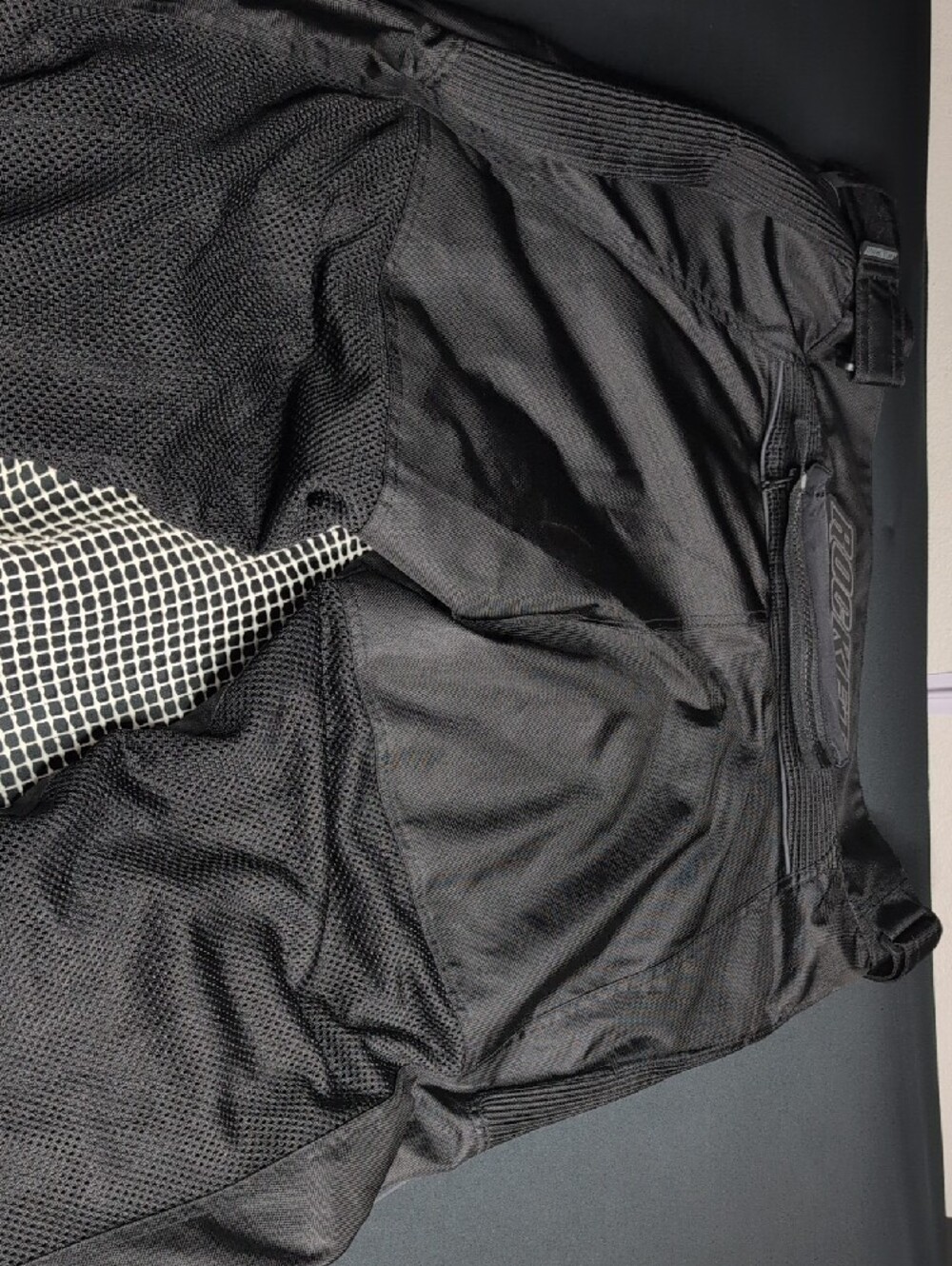 Joe Rocket Black Mesh Cargo Motorcycle Pants - Picture 4 of 5